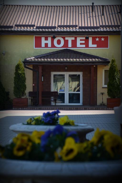 Hotel Marco Plonsk Szkolna 115 Exteriör bild