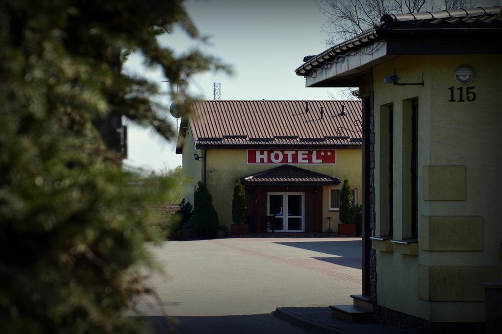 Hotel Marco Plonsk Szkolna 115 Exteriör bild